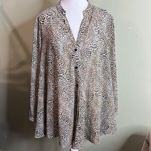 Chico's cheetah print flowy lightweight button down long sleeve Blouse,size 8/10